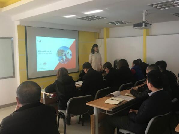 5dbdb7a00624b.jpg 1.jpg