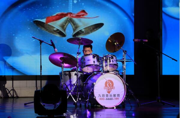 5dbdd0484a091.jpg 12.jpg